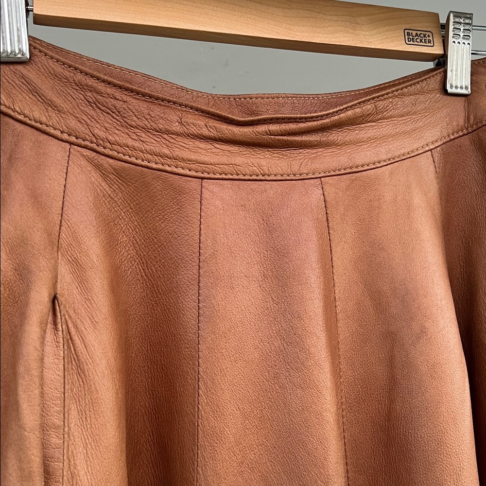 Gorgeous Vintage La Pelle Italian flowy leather skirt - Picture 9 of 12